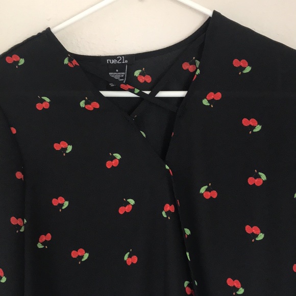 Cherry blouse. - Picture 2 of 3